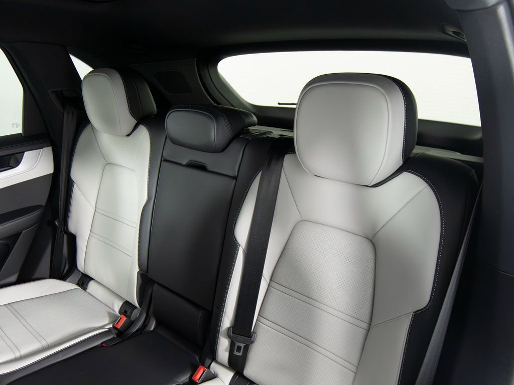 New 2026 Porsche Cayenne S image 33