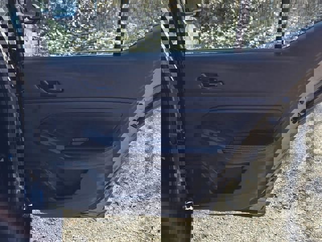 Used 2024 Nissan Altima 2.5 SV image 15