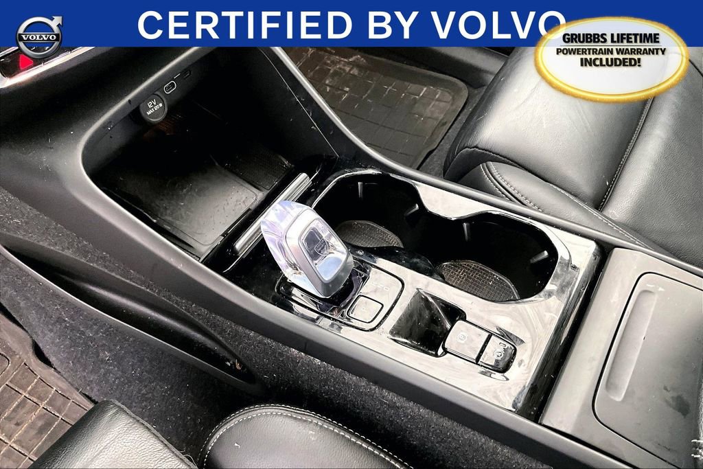 Used 2023 Volvo XC40 B4 Plus w/ Driver Assist Package image 18