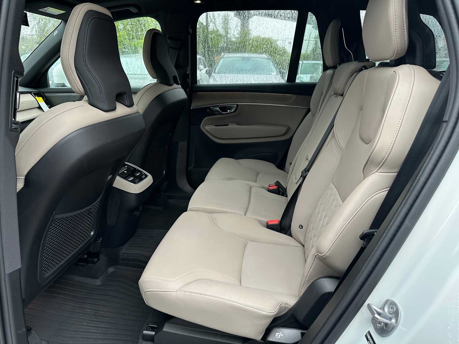 Used 2025 Volvo XC90 B6 Plus w/ Protection Package Premier AWD/4WD image 15