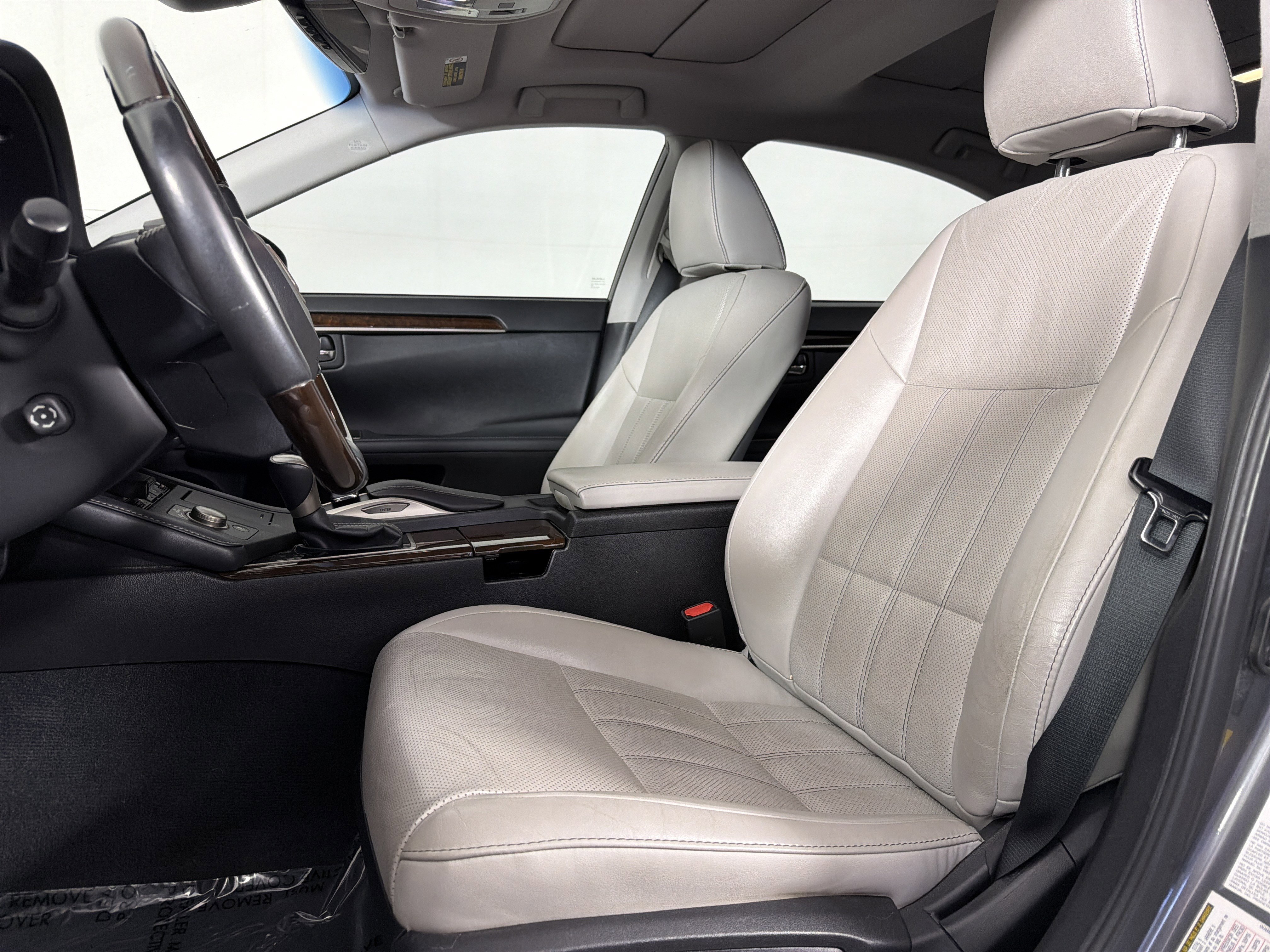 Used 2018 Lexus ES 350 w/ Luxury Package w/Wood Trim image 12