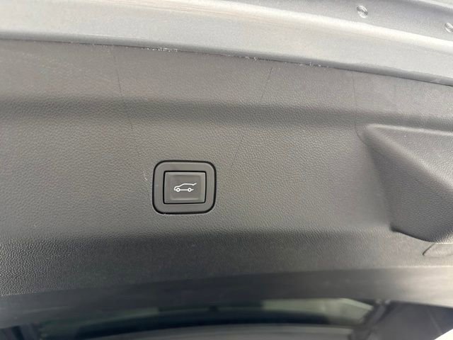 Used 2024 GMC Yukon Denali AWD/4WD image 15