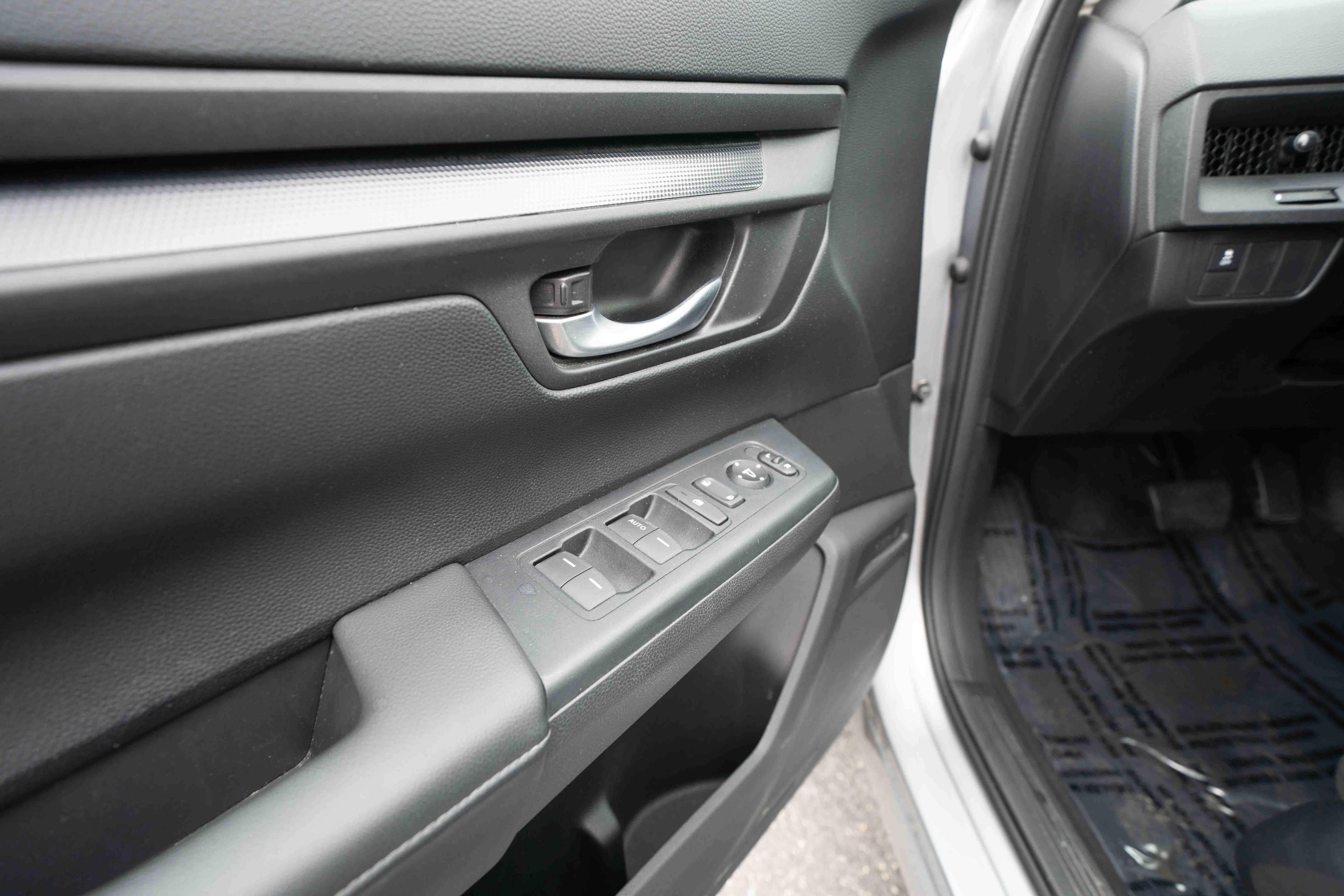 Used 2024 Honda CR-V LX image 7