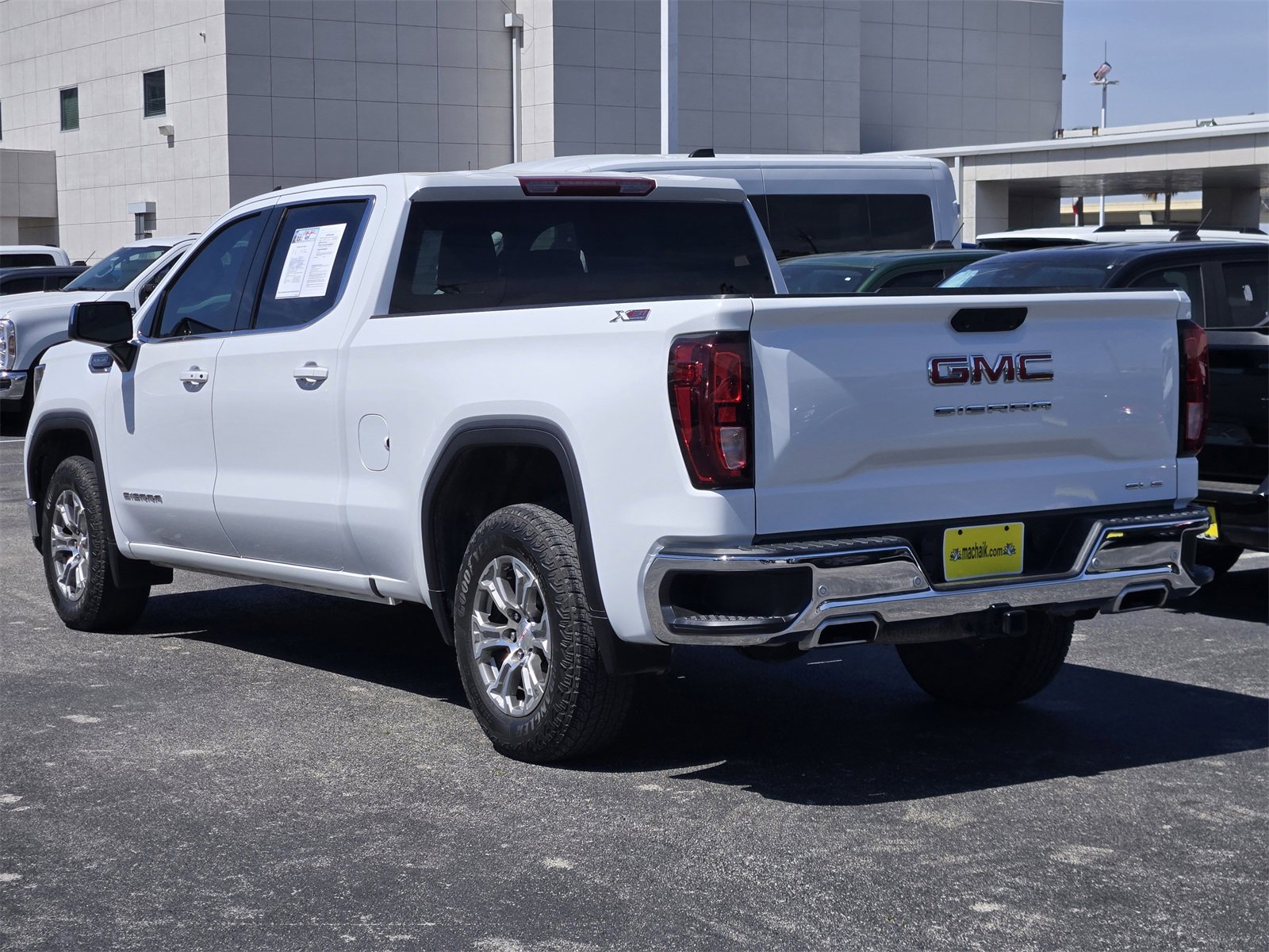 Used 2023 GMC Sierra 1500 SLE image 6
