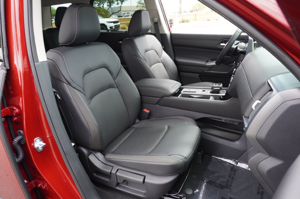 New 2026 Nissan Pathfinder SL w/ SL Premium Package FWD image 13