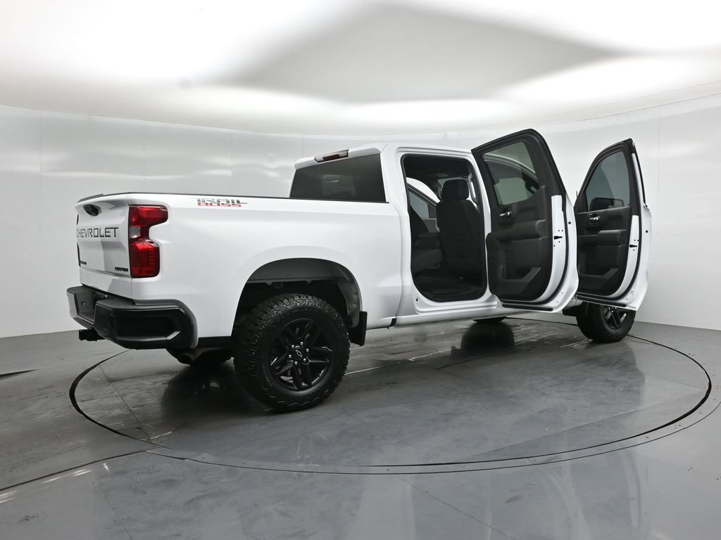 Used 2024 Chevrolet Silverado 1500 Custom Trail Boss w/ LPO, Dark Essentials Package AWD/4WD image 5
