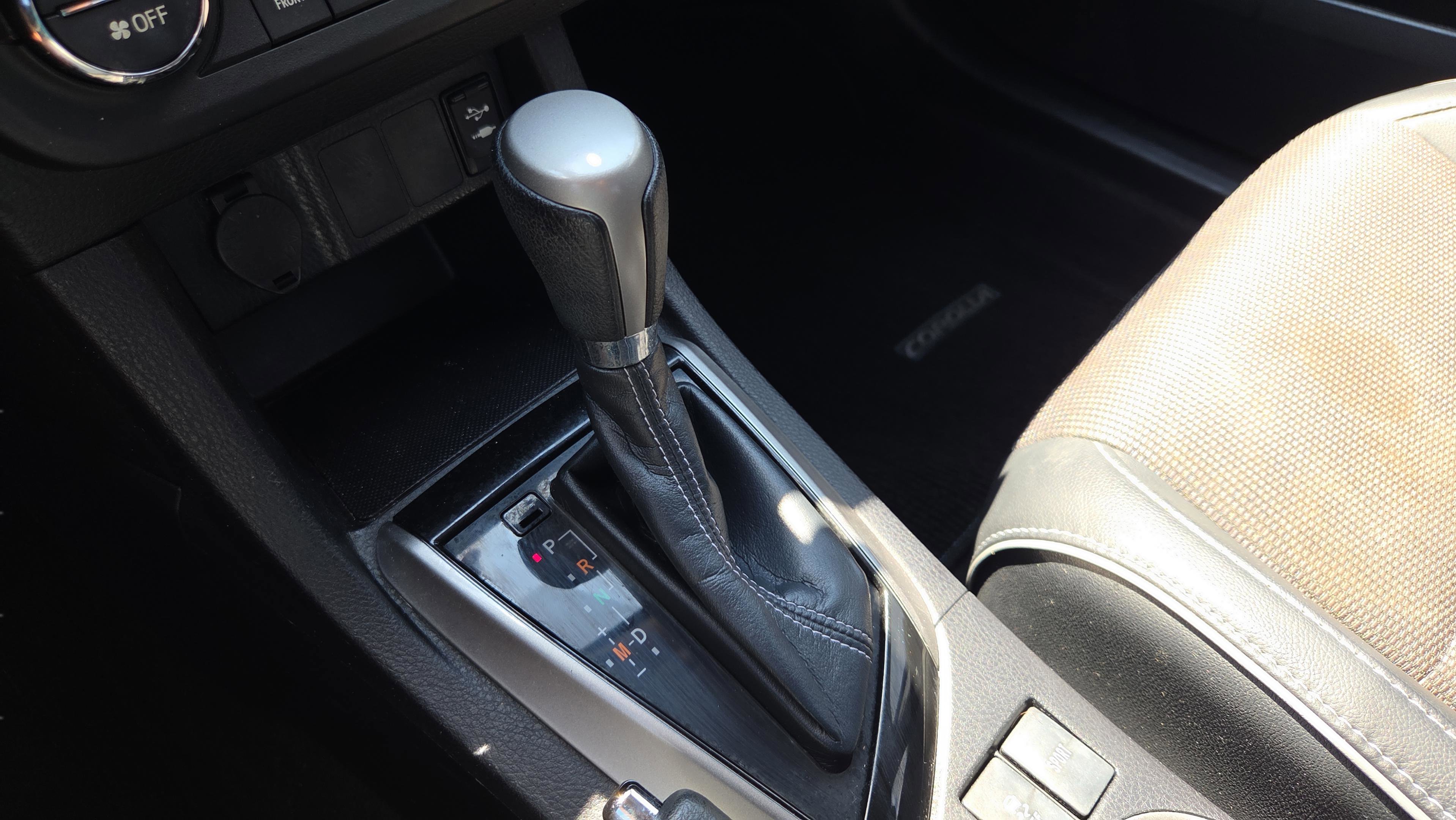 Used 2015 Toyota Corolla S FWD image 22