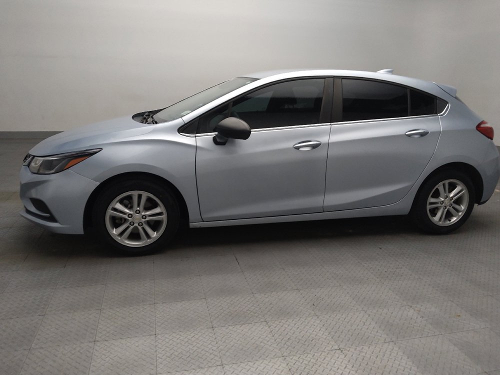 Used 2017 Chevrolet Cruze LT w/ Convenience Package FWD image 2