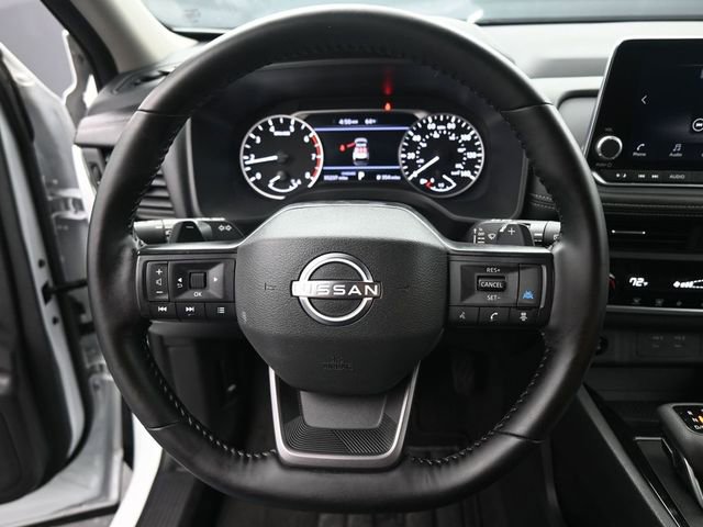 Used 2025 Nissan Rogue SV FWD image 32