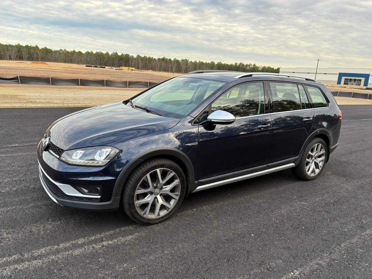 Used 2017 Volkswagen Golf Alltrack SEL AWD/4WD image 1