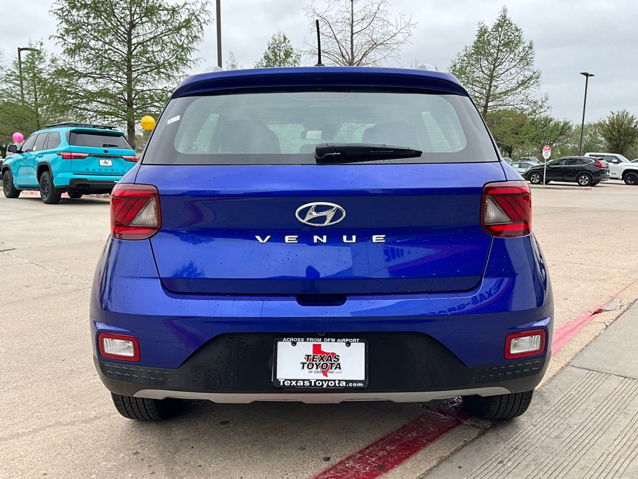 Used 2025 Hyundai Venue SEL image 7