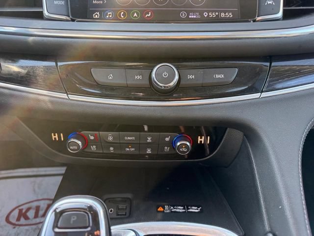 Used 2021 Buick Enclave Avenir w/ Avenir Technology Package AWD/4WD image 16
