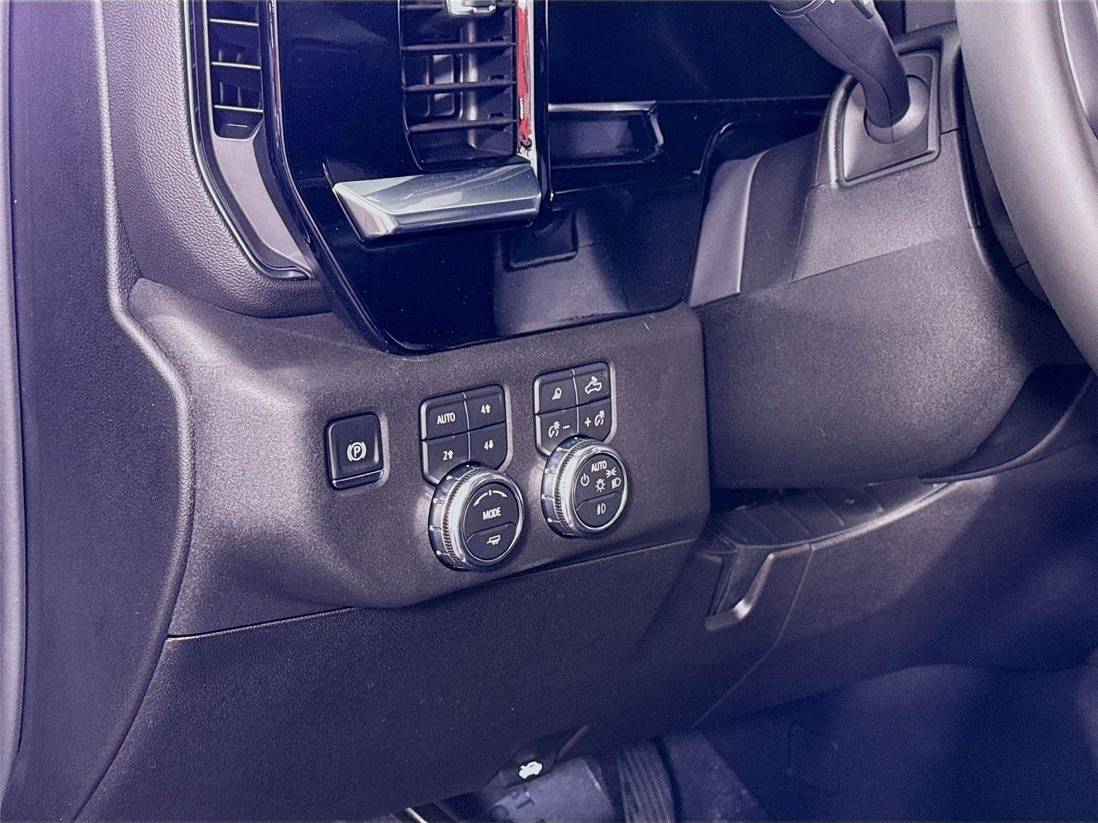 New 2026 GMC Sierra 2500 SLT w/ SLT Premium Package image 5