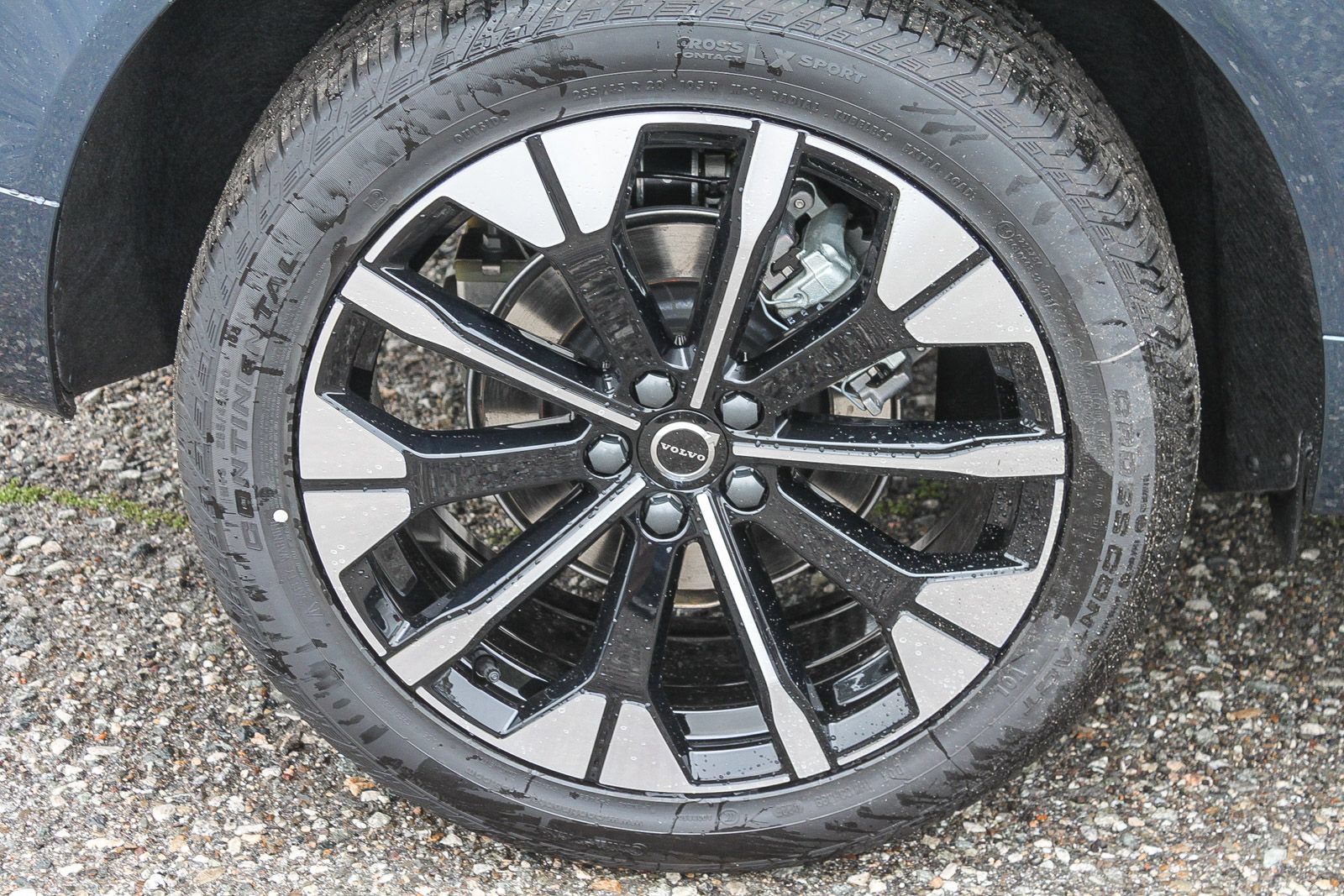 New 2026 Volvo XC60 B5 Plus w/ Climate Package PRO AWD/4WD image 11