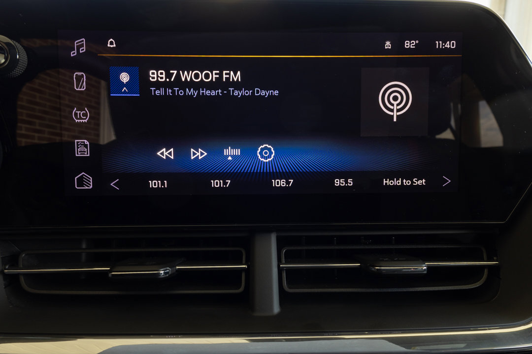 Used 2025 Chevrolet Trax RS w/ Sunroof Package image 16