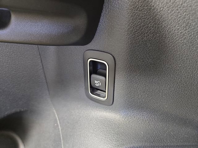 Used 2025 Mercedes-Benz GLB 250 4MATIC image 28