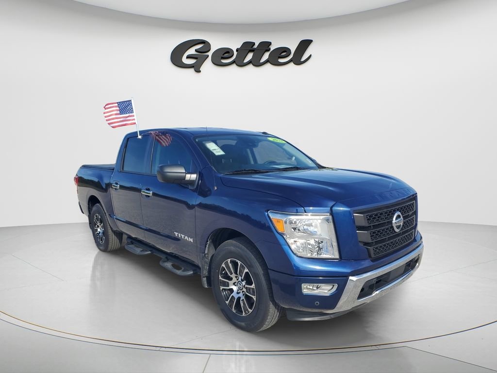 Used 2021 Nissan Titan SV w/ SV Convenience Package image 2