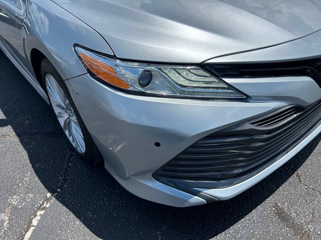 Used 2020 Toyota Camry XLE FWD image 3