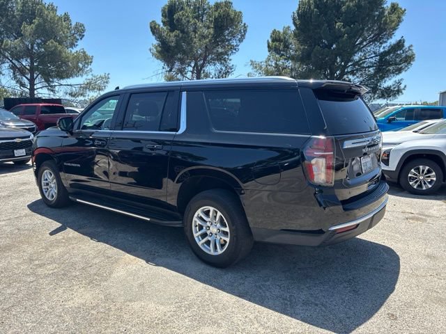 Used 2023 Chevrolet Suburban LS AWD/4WD image 3