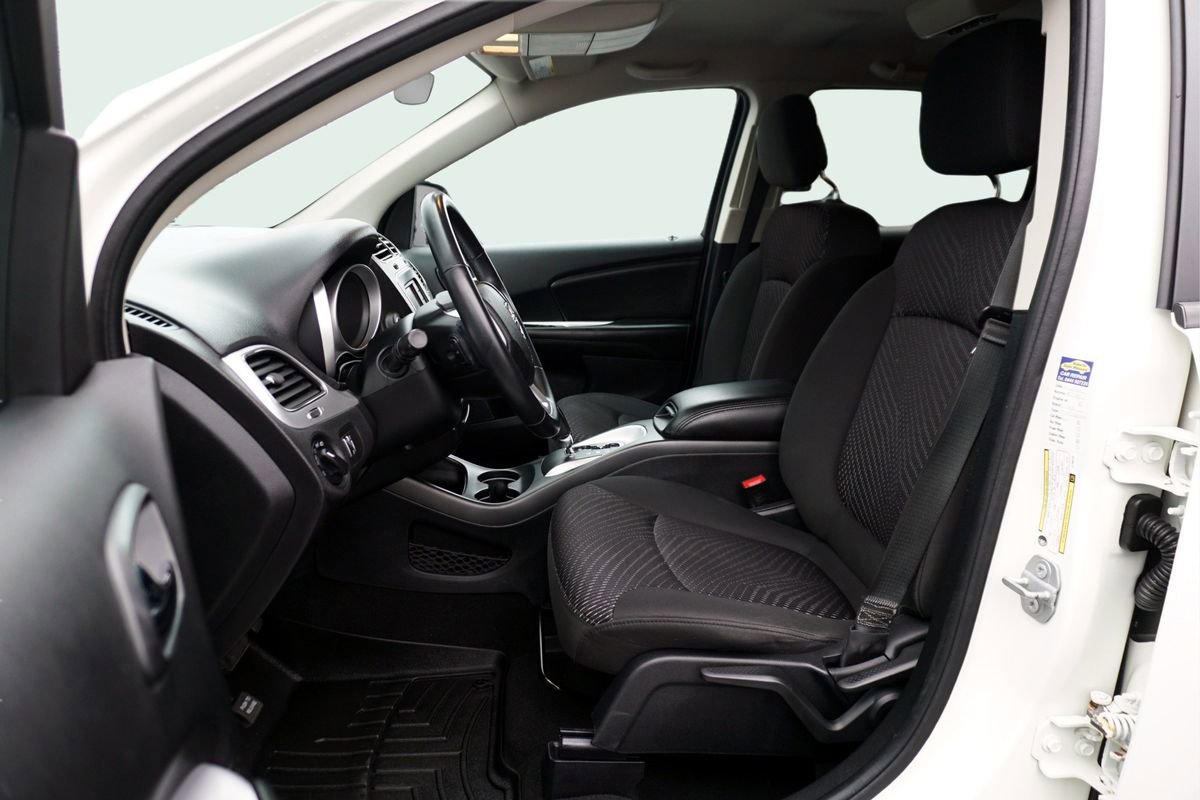 Used 2018 Dodge Journey SE w/ Popular Equipment Group image 16