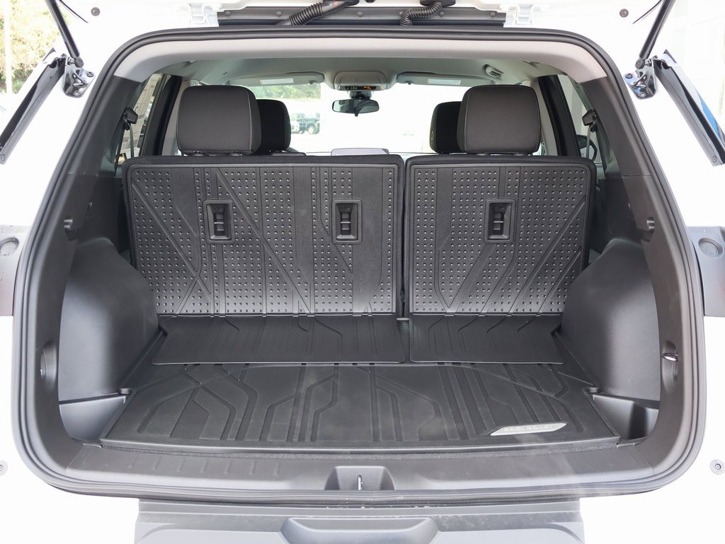 New 2025 Chevrolet Blazer LT w/ LPO, Black Sport Package image 27