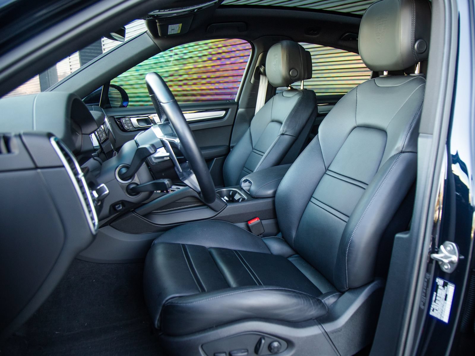 Certified 2023 Porsche Cayenne Platinum Edition AWD/4WD image 5