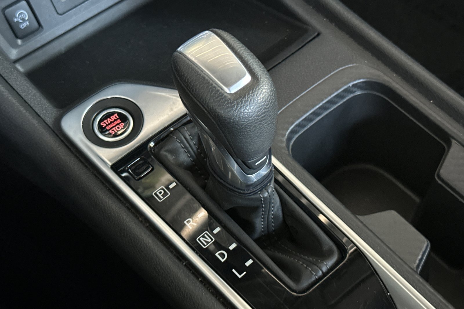 Used 2024 Nissan Sentra SV FWD image 21