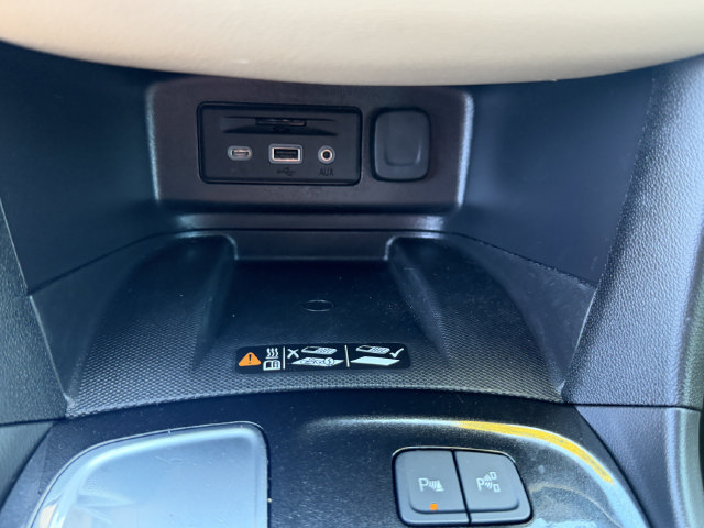 Used 2024 Chevrolet Equinox Premier FWD image 26