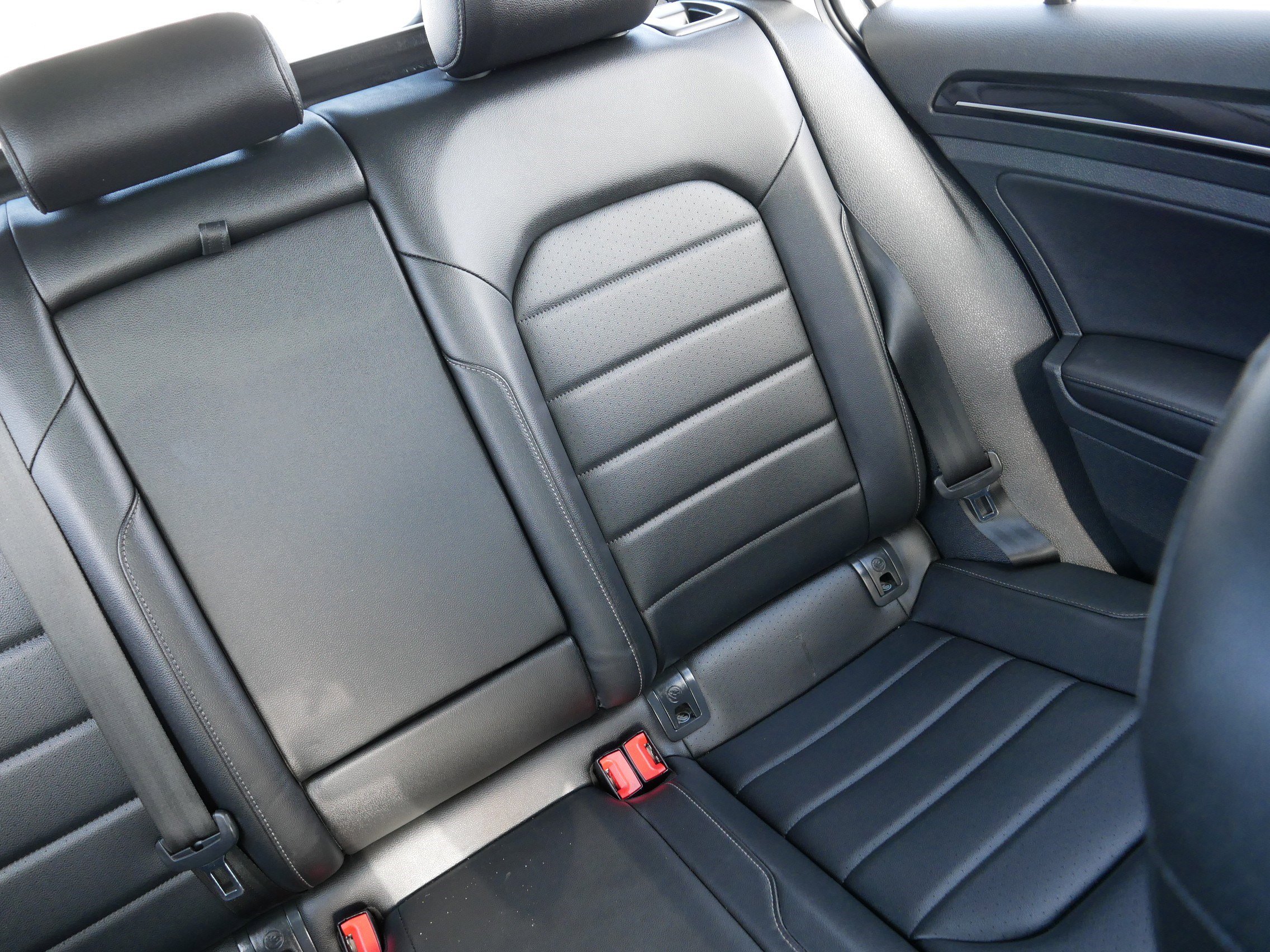 Used 2017 Volkswagen Golf SEL image 14