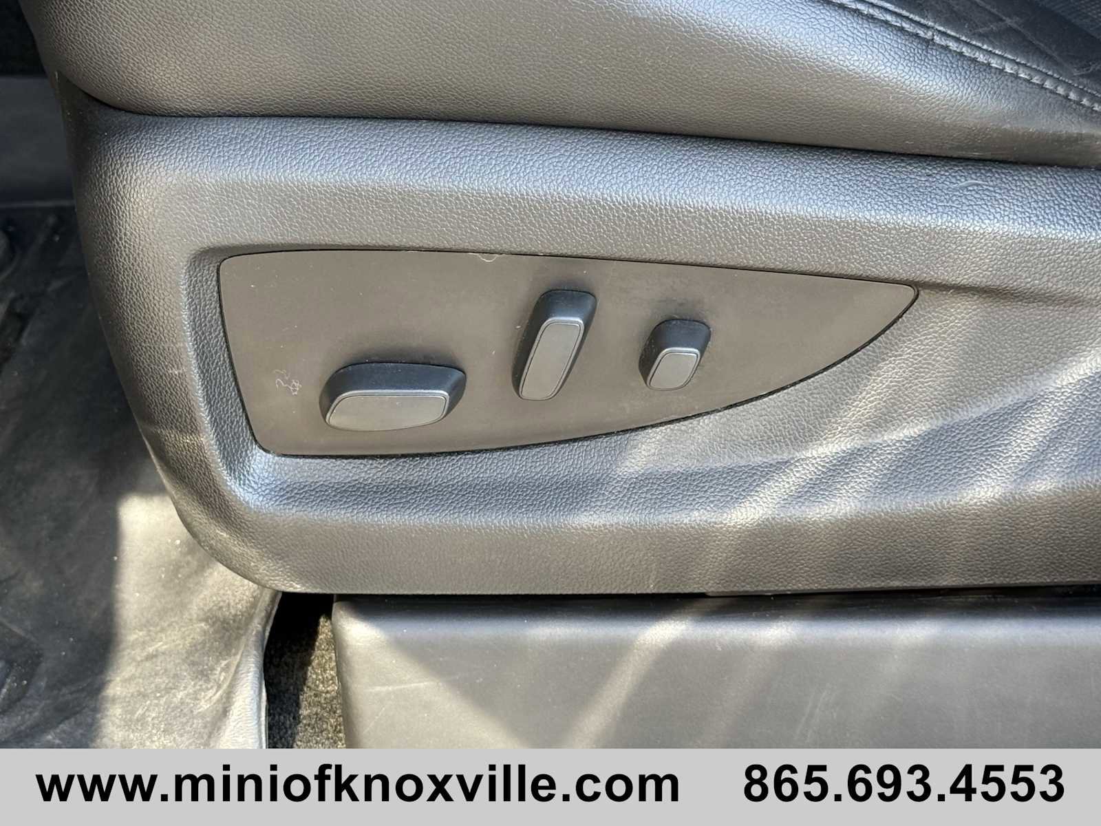 Used 2018 GMC Yukon SLT w/ Open Road Package image 11