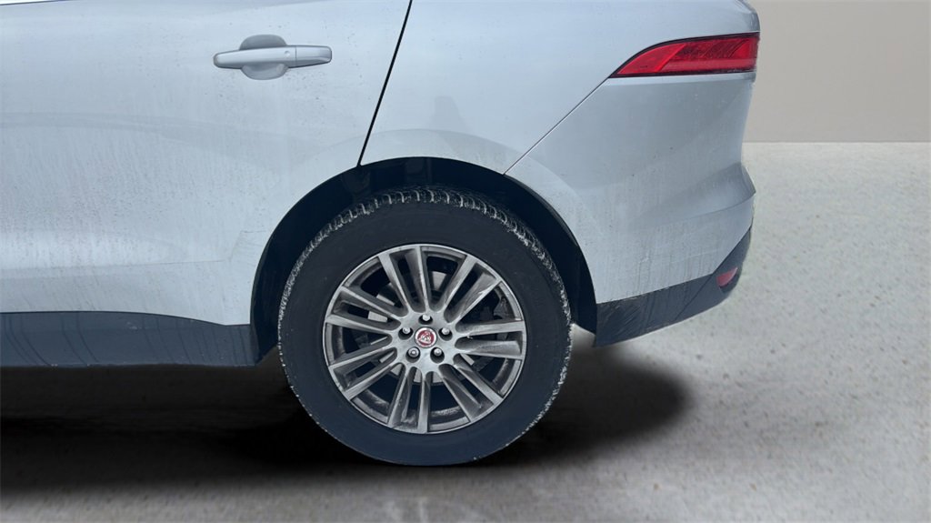 Used 2018 Jaguar F-PACE Prestige image 25