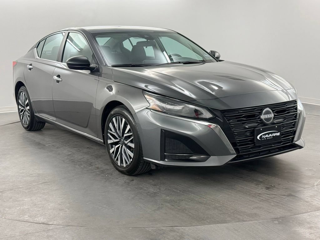 Used 2025 Nissan Altima 2.5 SV