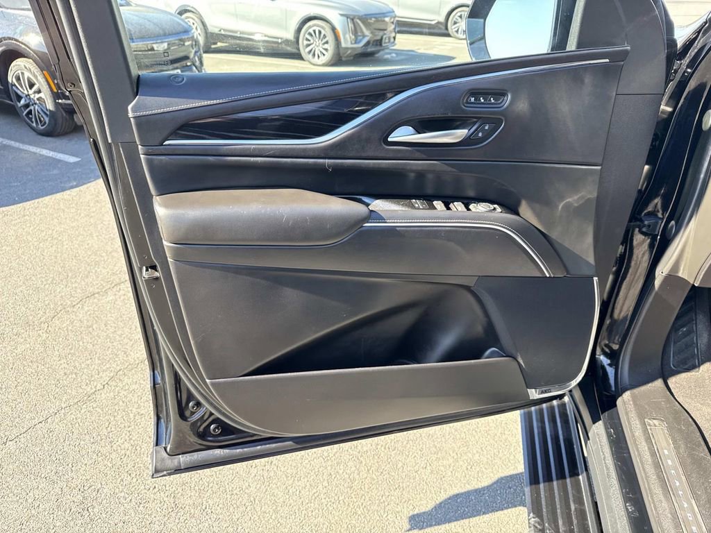 Certified 2023 Cadillac Escalade ESV V w/ LPO, ONYX Package image 13