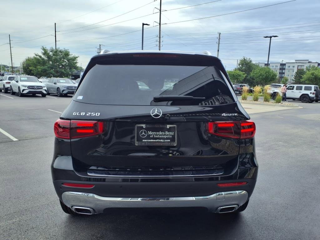 New 2025 Mercedes-Benz GLB 250 4MATIC image 5