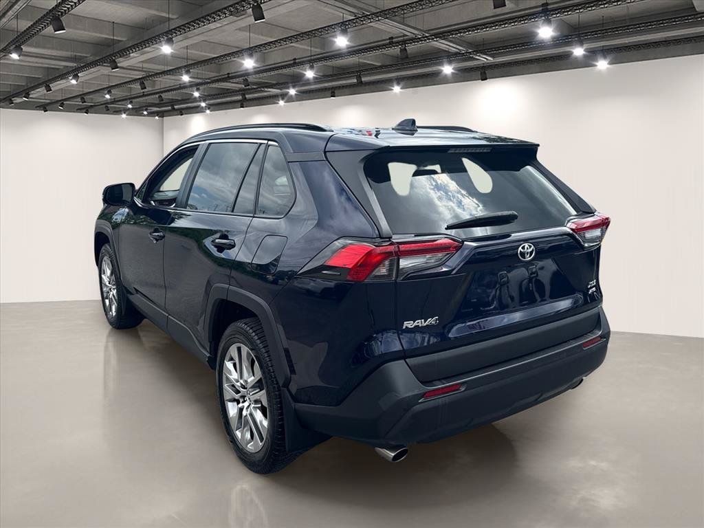 Used 2020 Toyota RAV4 XLE Premium AWD/4WD image 5