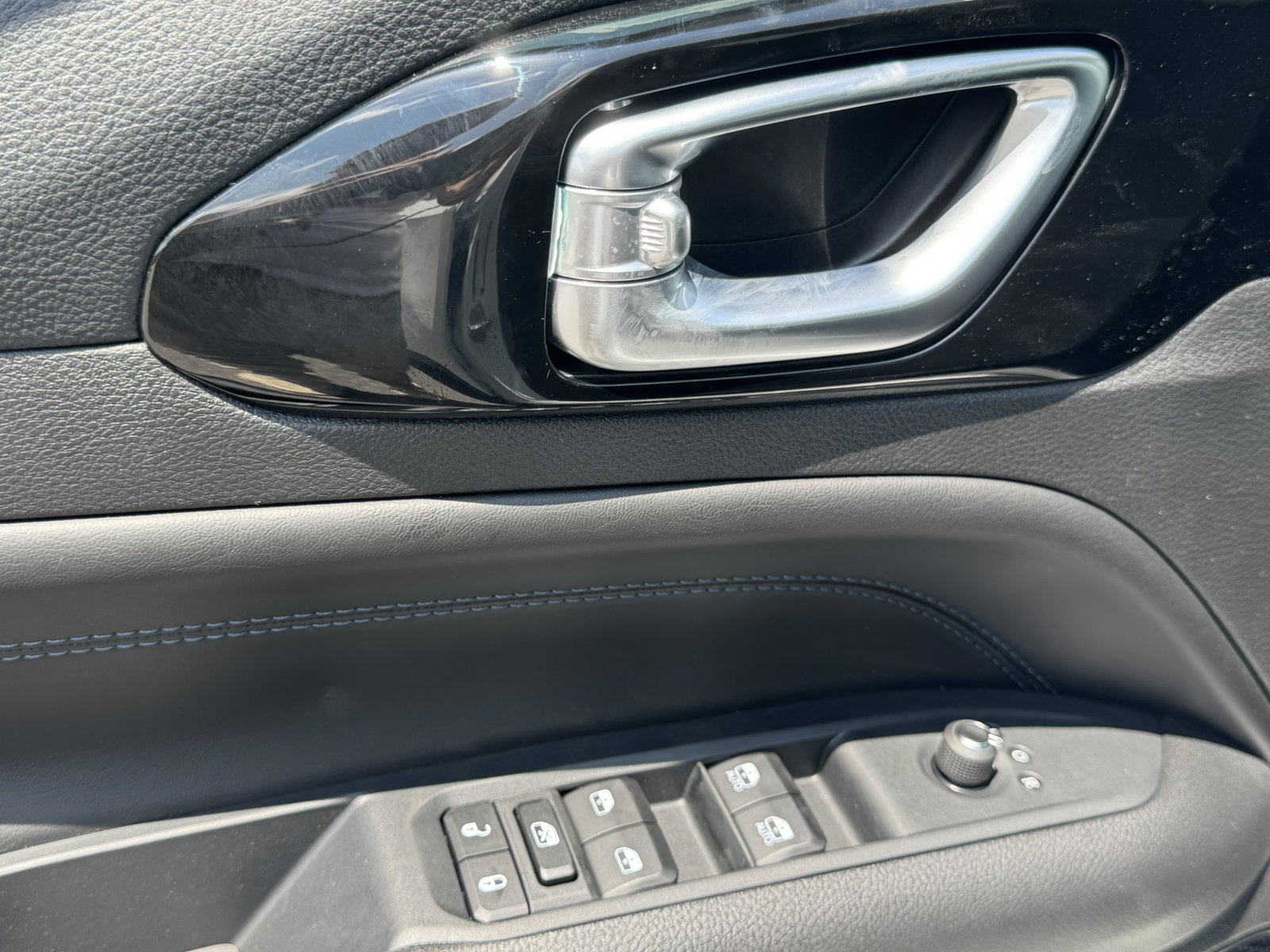 New 2026 Jeep Compass Latitude AWD/4WD image 11