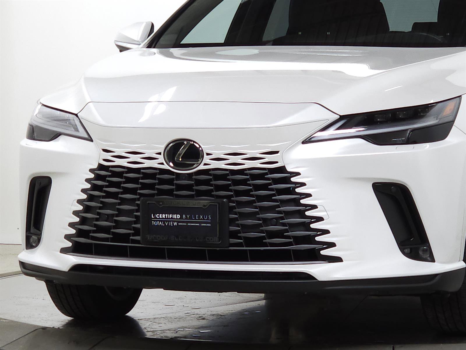 Certified 2024 Lexus RX 450h Luxury w/ Convenience Package image 3