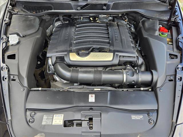 Used 2014 Porsche Cayenne Platinum Edition AWD/4WD image 22