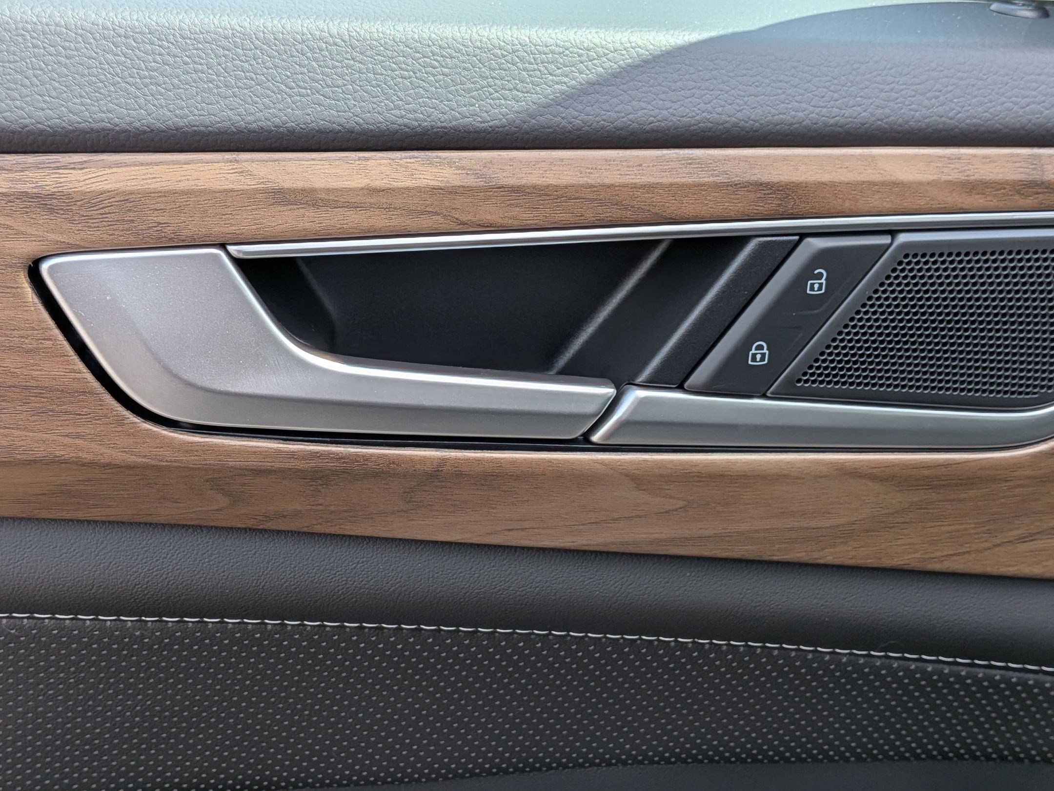New 2026 Volkswagen Atlas SE FWD image 12