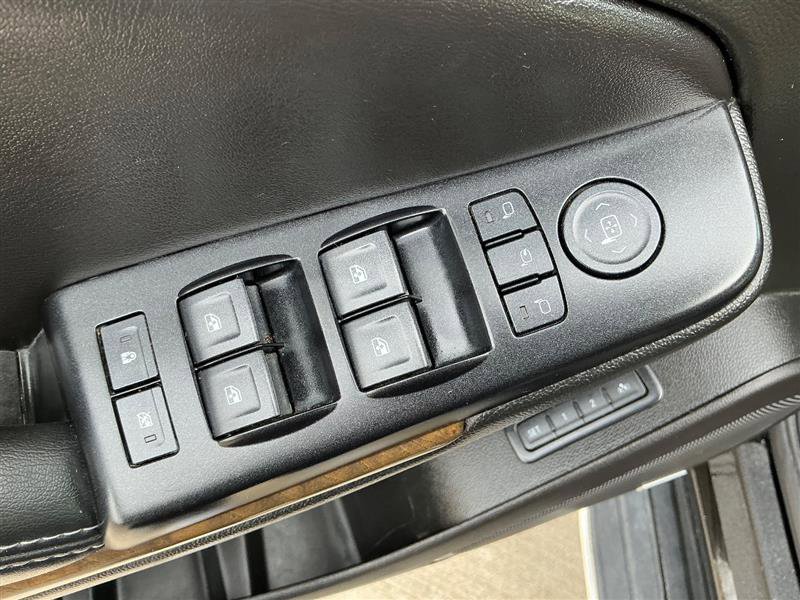 Used 2018 GMC Yukon Denali image 27