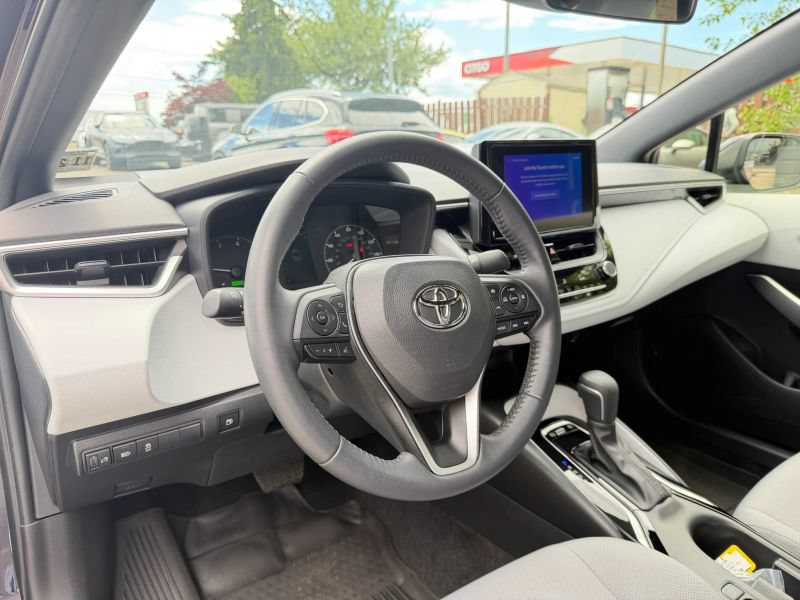 Used 2024 Toyota Corolla SE AWD/4WD image 13