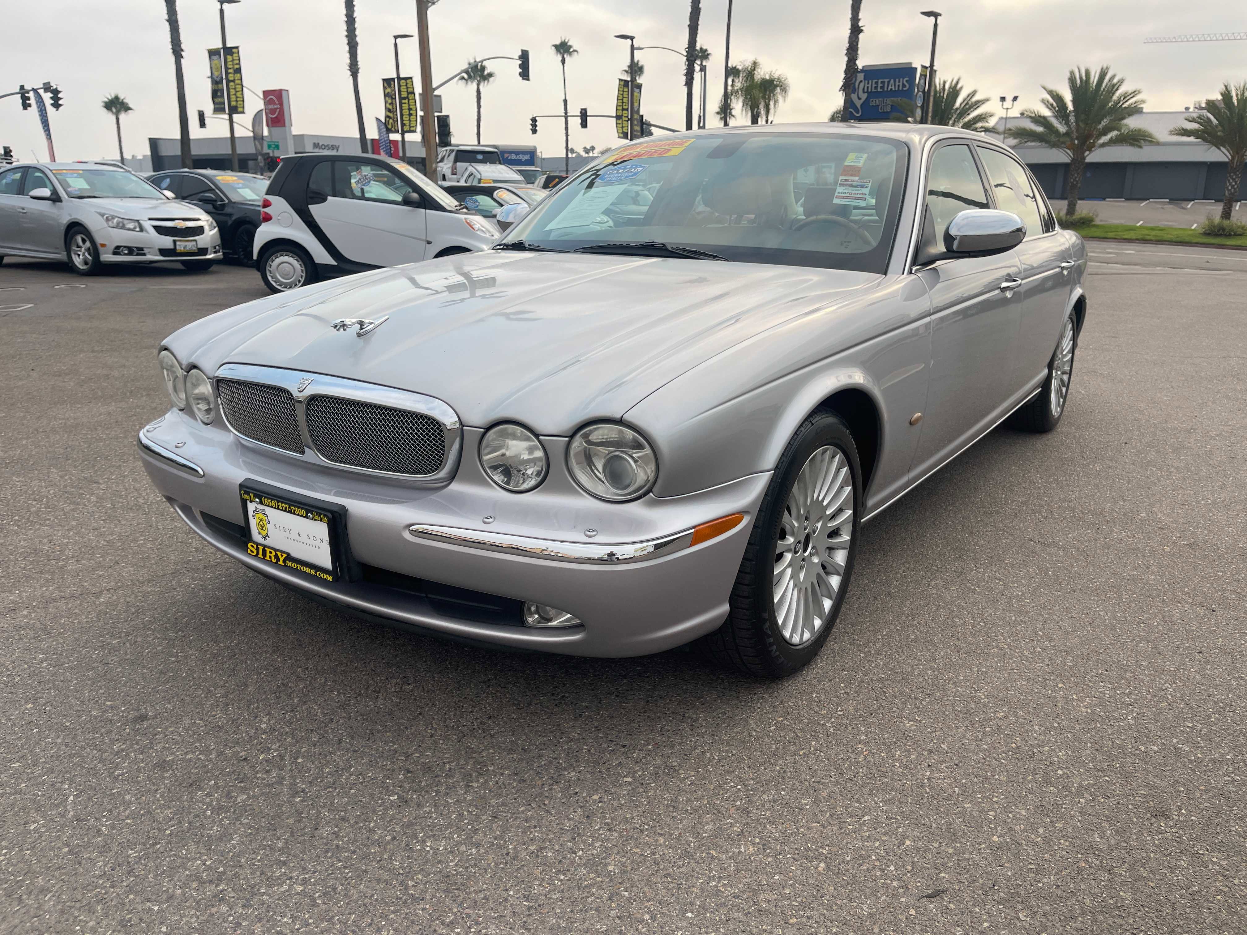 Used 2006 Jaguar XJ8 L XJ VANDEN PLAS SEDAN 4D image 7