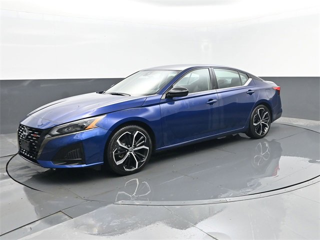 Used 2024 Nissan Altima 2.5 SR image 1