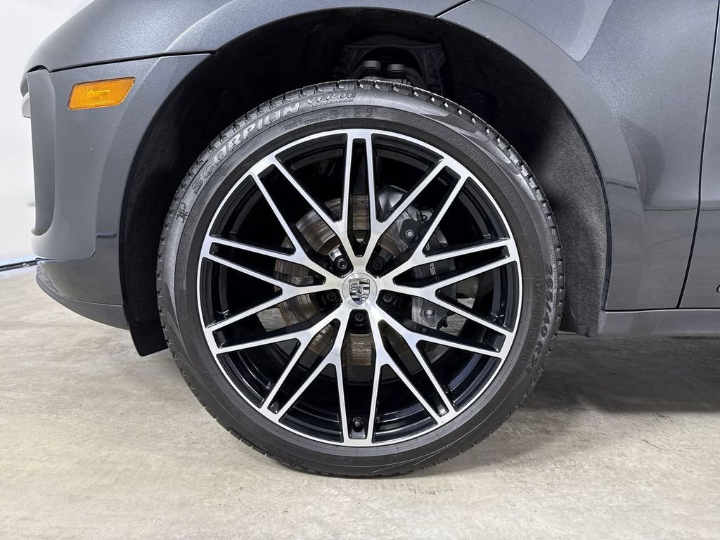 Certified 2024 Porsche Macan Turbo image 13