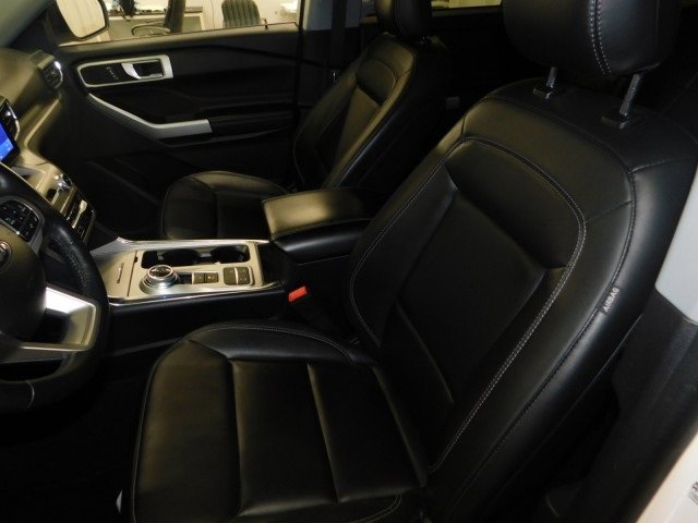 Used 2022 Ford Explorer XLT w/ Equipment Group 202A image 13