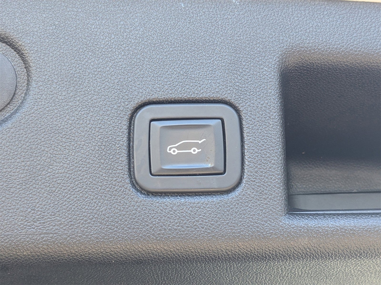 Used 2018 Chevrolet Equinox LT w/ Sun & Infotainment Package image 21