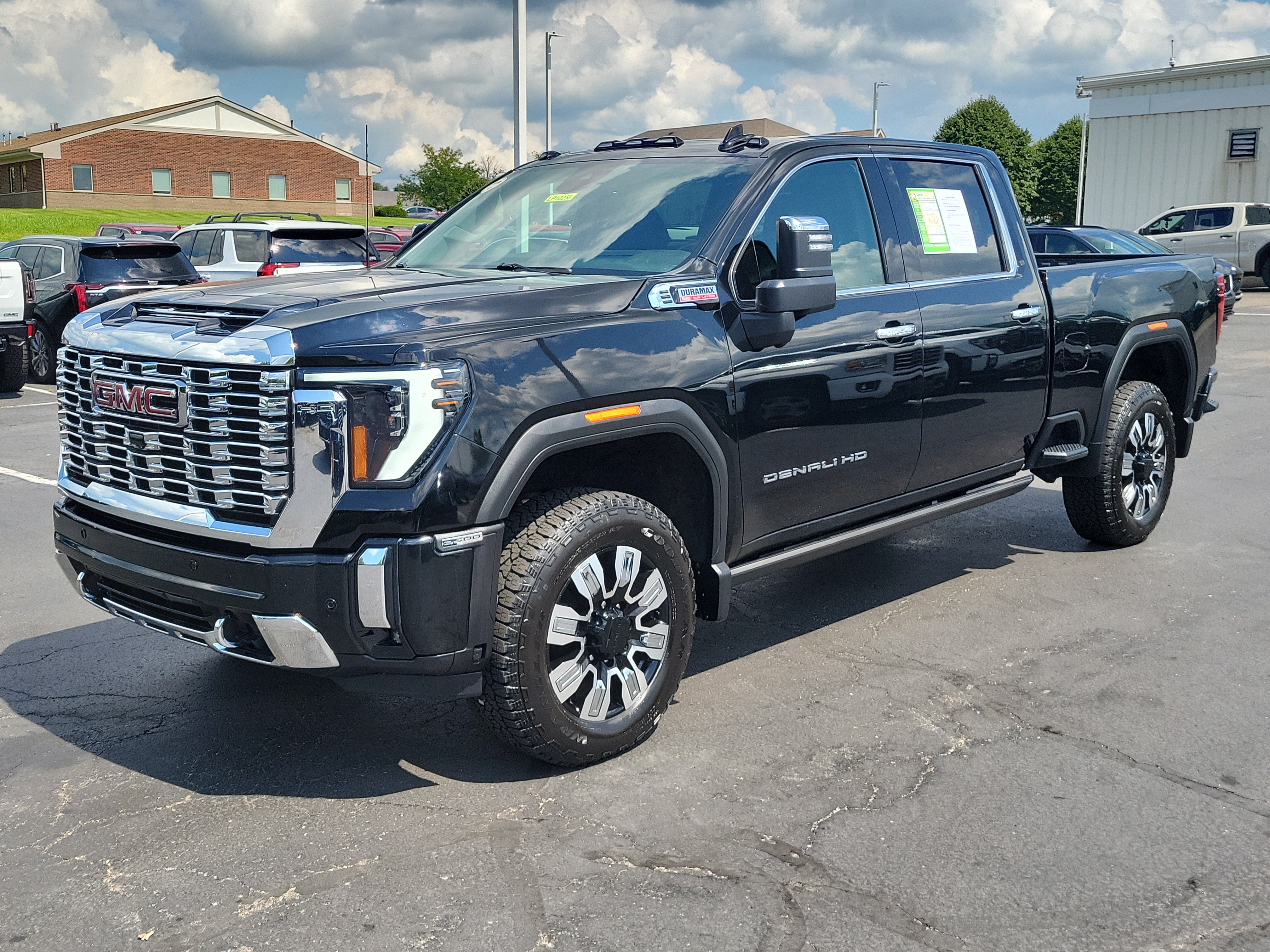 Used 2024 GMC Sierra 2500 Denali w/ Denali Reserve Package AWD/4WD image 2