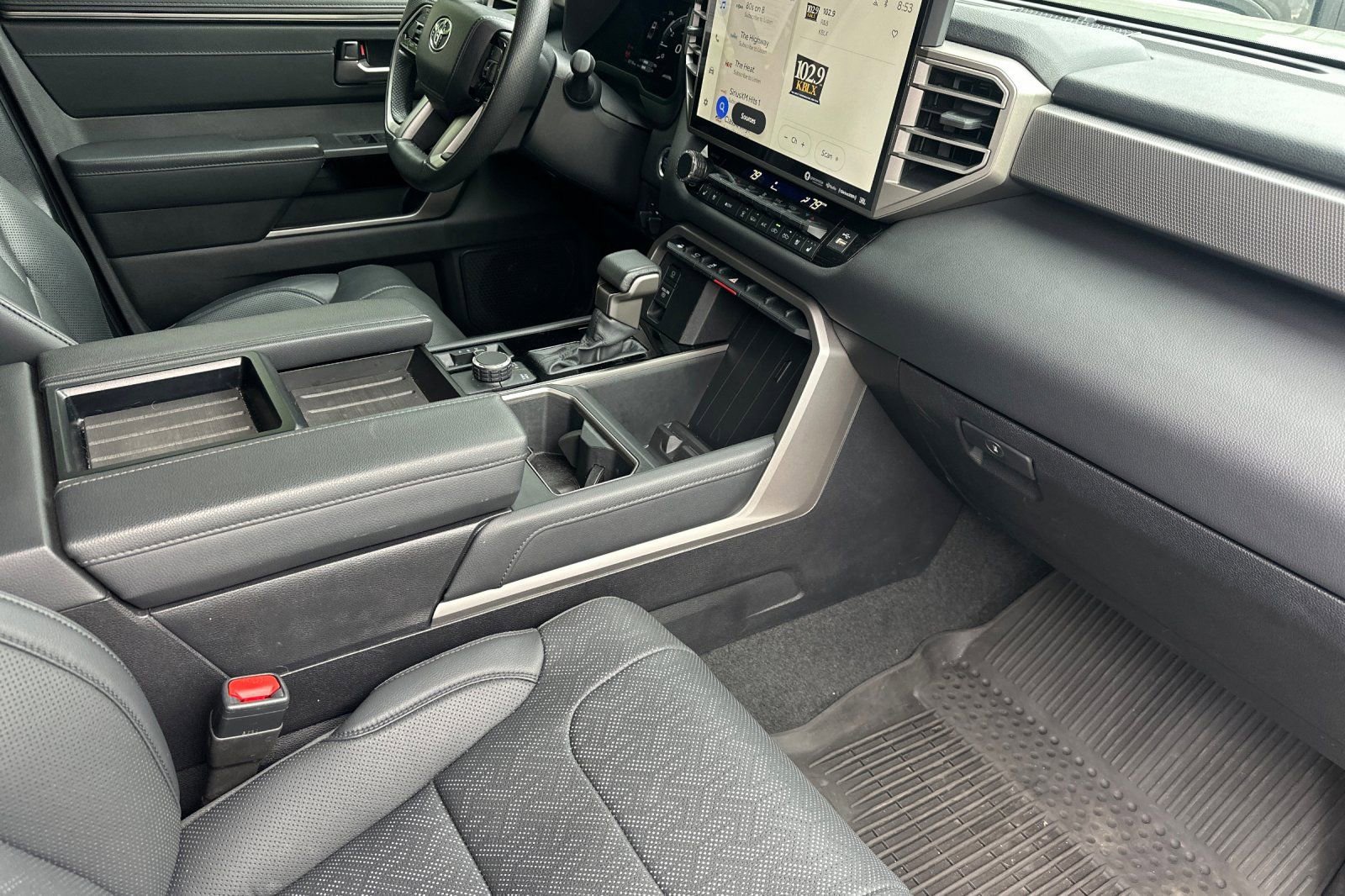 Used 2024 Toyota Tundra Limited AWD/4WD image 11