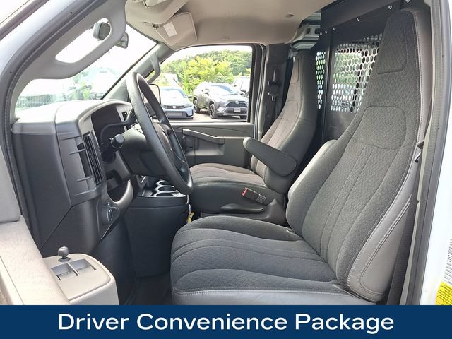 Used 2025 GMC Savana 2500 w/ Driver Convenience Package RWD image 2