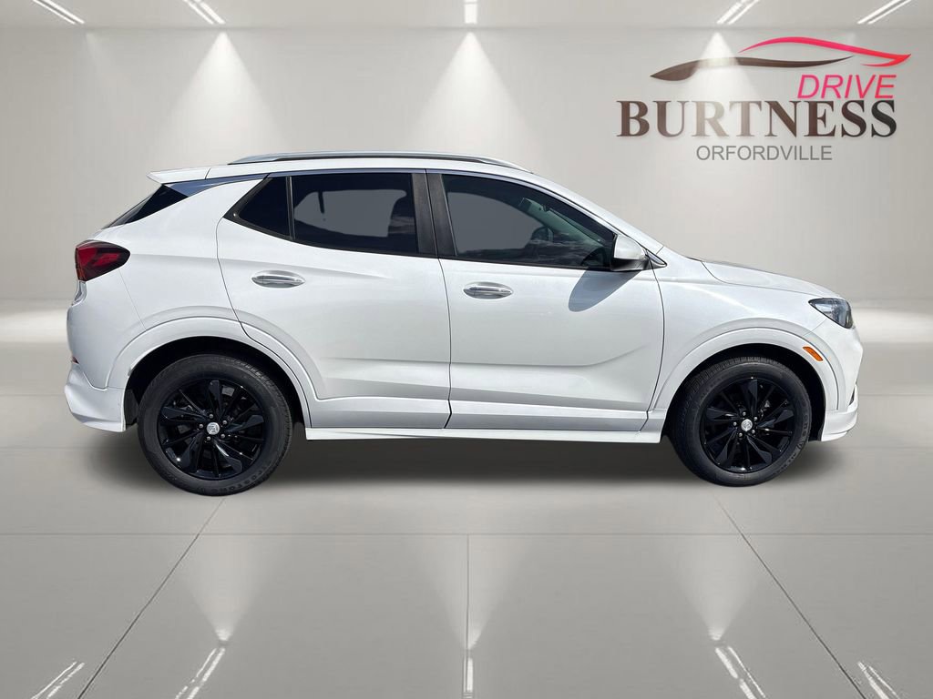 Certified 2022 Buick Encore GX Preferred w/ Sport Touring Package FWD image 9